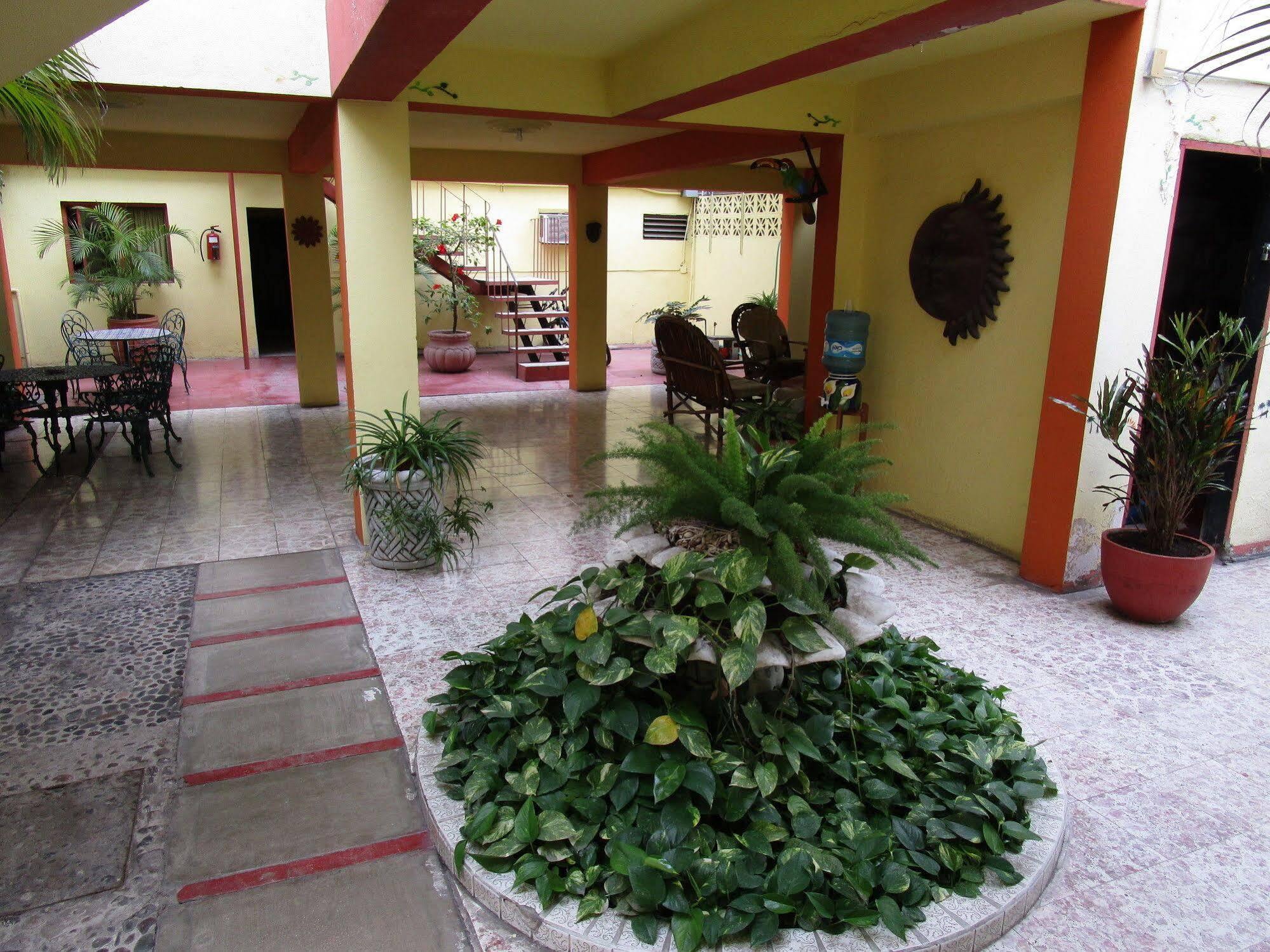 Hotel Lorimar Ла Пас Екстериор снимка